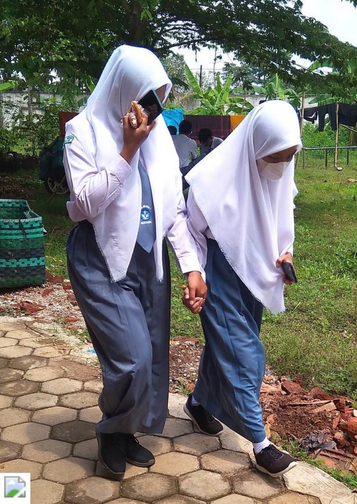 Gambar SMA Soloan Spektakuler PAB 22-11-21 Cover Putih Abu-Abu Vol 2